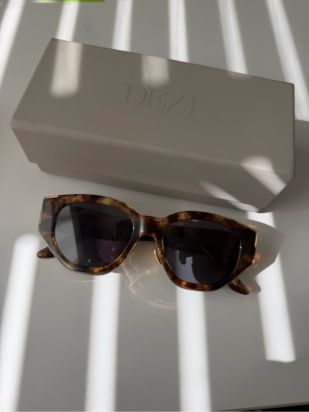 DEZI Charge It Classic Tortoise/Brown Gradient with box